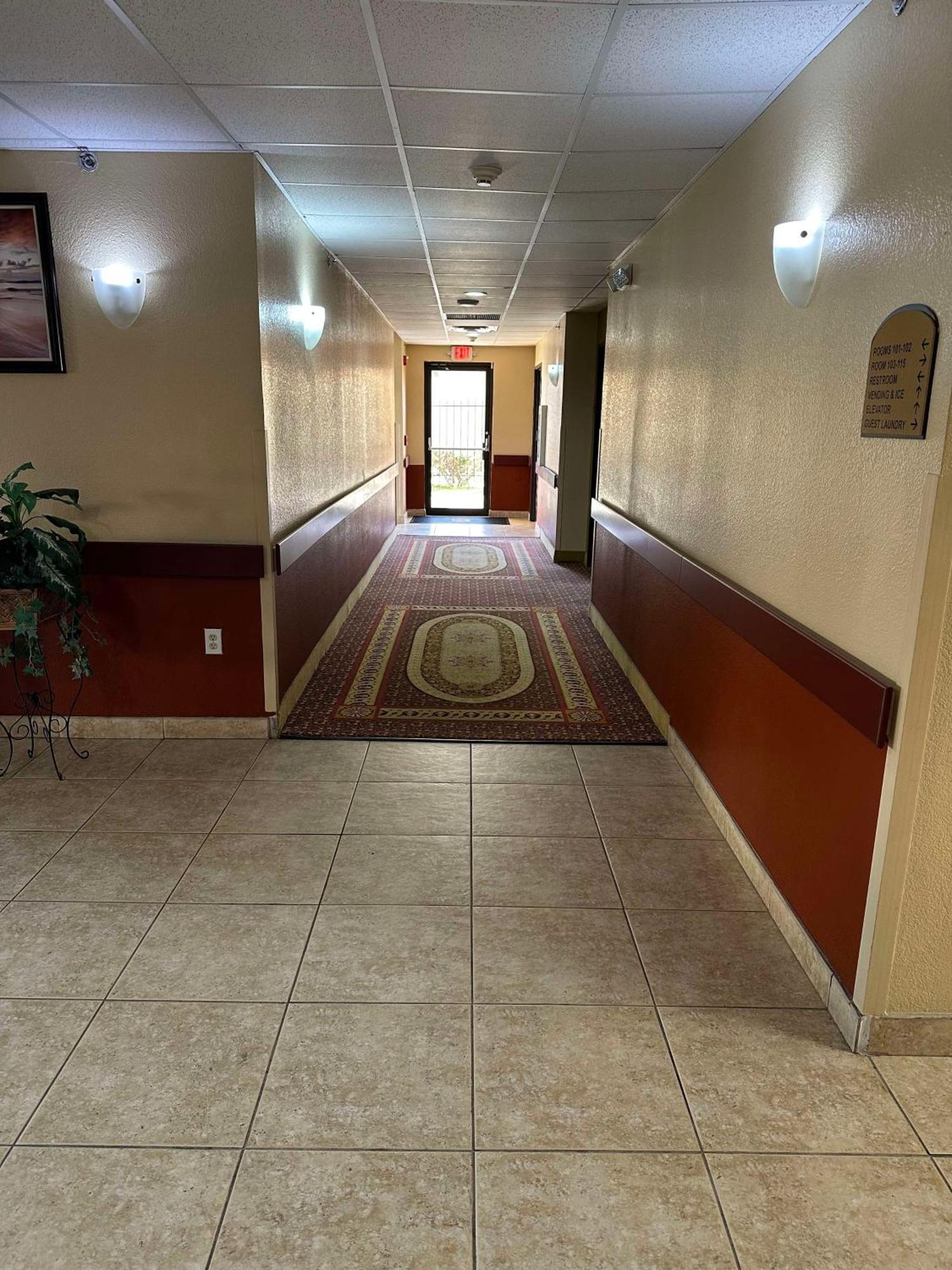 Red Lion Inn & Suites Iah Airport East Humble Exterior foto